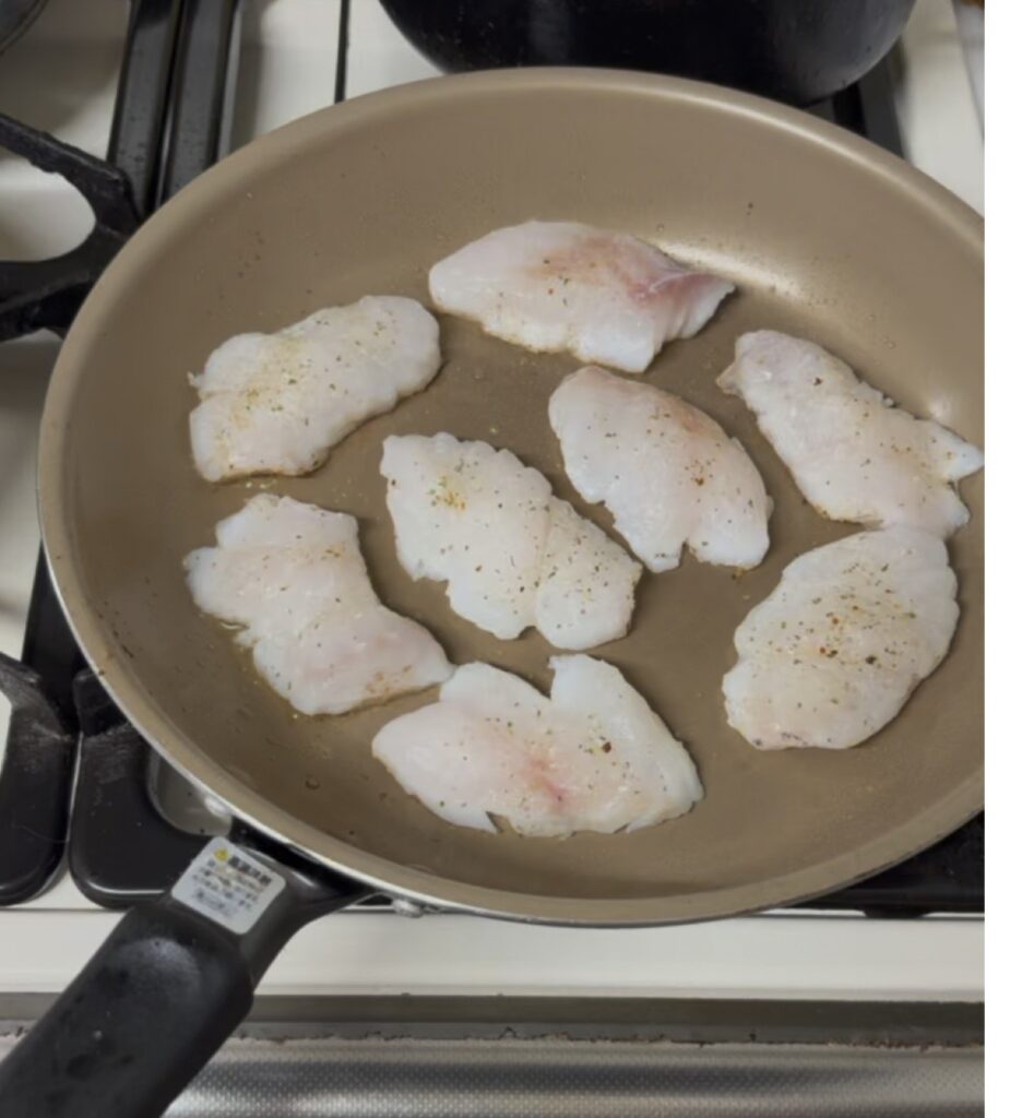 エバークックで白身魚を焼いてもくっつかない様子